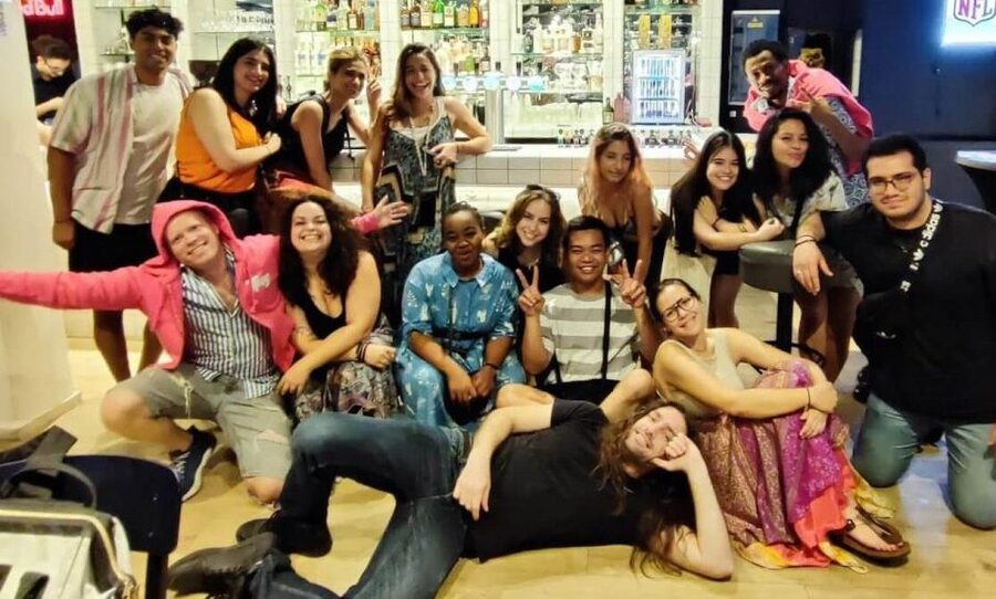 Brussels Tipsy Tour: Cocktail Making, Painting & Chocolates - The guide can change the feel