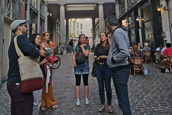 Brussels Walking and Tasting Tour (Beers,Chocolates&Fries/Waffle) - What the guides add to the walk