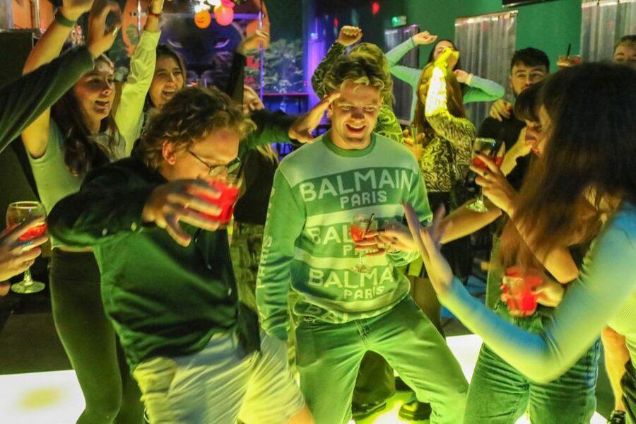 Budapest: Bar Crawl Tour with Local Drinks - Who should book this bar crawl?