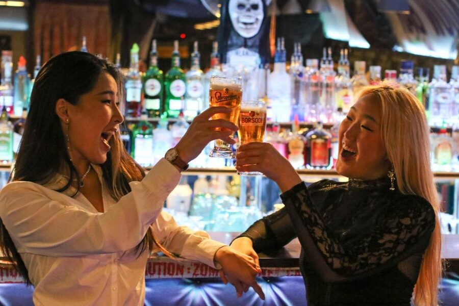 Budapest: Bar Crawl Tour with Local Drinks - Wesselényi utca 21 and the first short walk