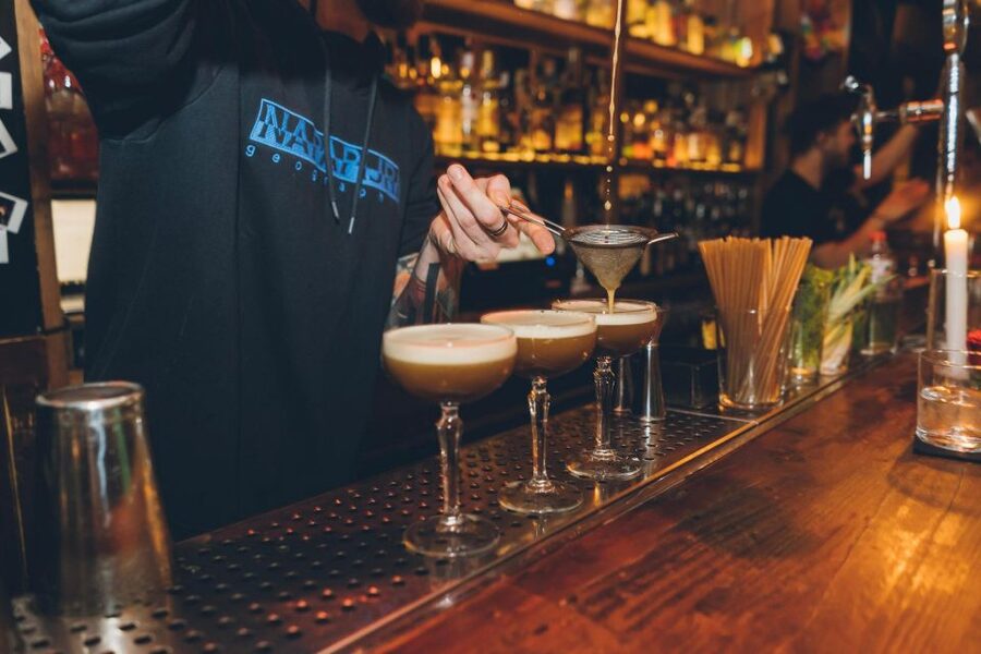 Budapest: Bar Crawl with a Local Guide - Key points at a glance