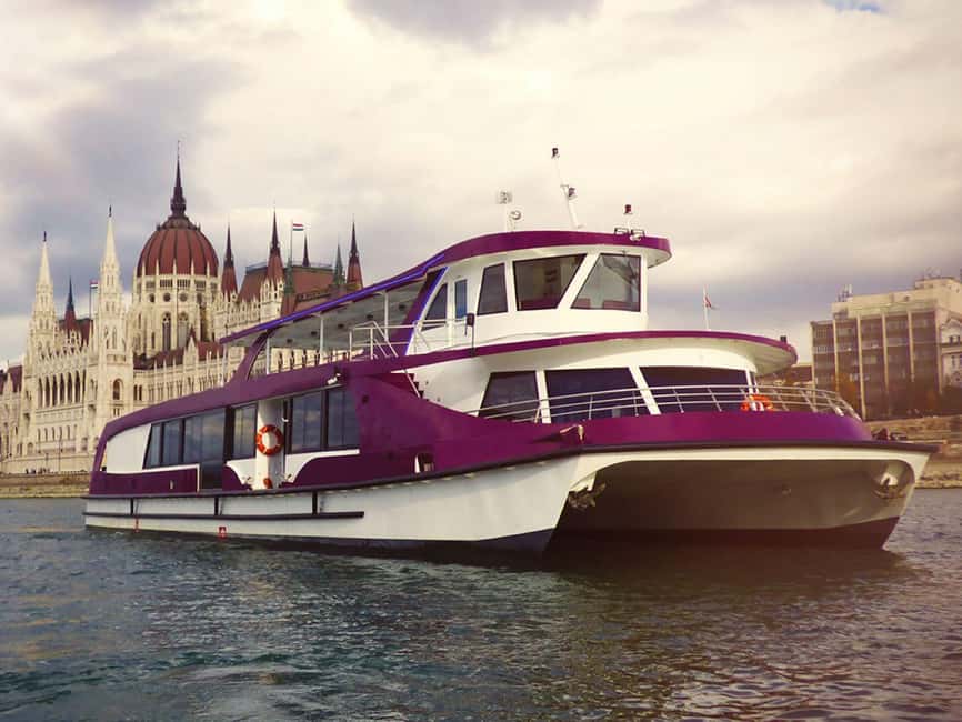 Budapest: Downtown Budapest Unlimited Booze Cruise - Parliament and the Bronze Shoes memorial