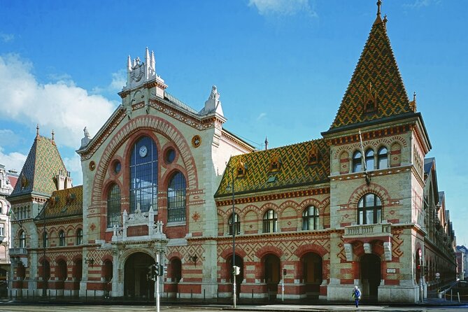 Budapest Great Market Hall Chef‑Led Private Tasting Tour - Lángos, sausage, and the savory side of Hungary