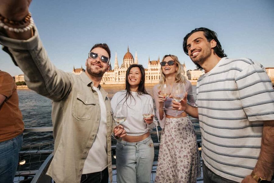 Budapest: Lotus Cruise with Unlimited Aperol and Prosecco - Choosing Between Sunset and Night