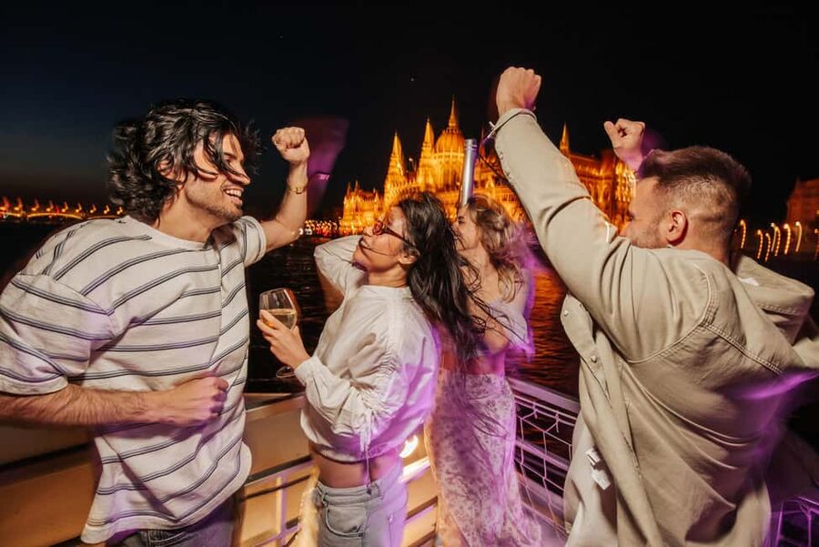 Budapest: Lotus Cruise with Unlimited Aperol and Prosecco - Who Should Book the Lotus Cruise?
