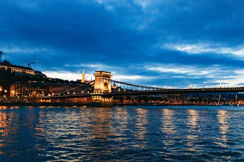 Budapest: Prosecco Dinner Cruise with Live Music - Practical advice for a smoother evening