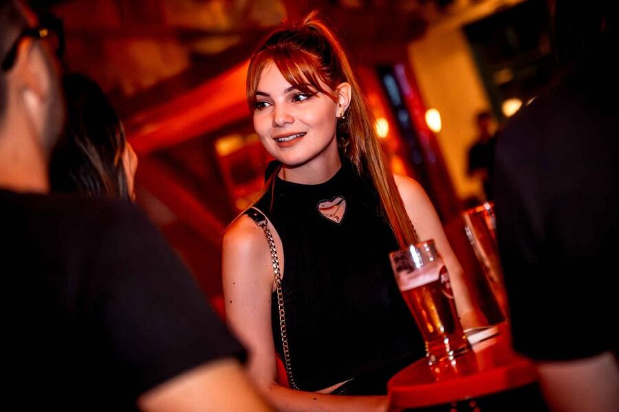 Budapest: Ruin Bar Pub Crawl with Entry Tickets - Key points to know before booking