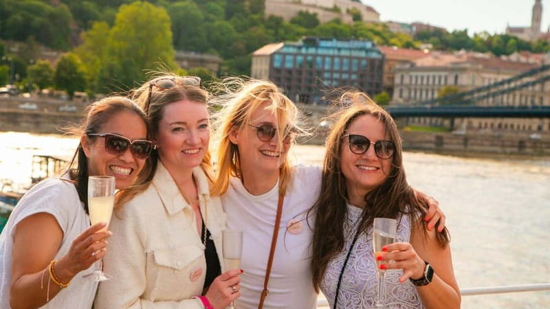 Budapest: Sip and Sail River Cruise with Unlimited Prosecco - Unlimited Prosecco, cocktails, and the bar setup