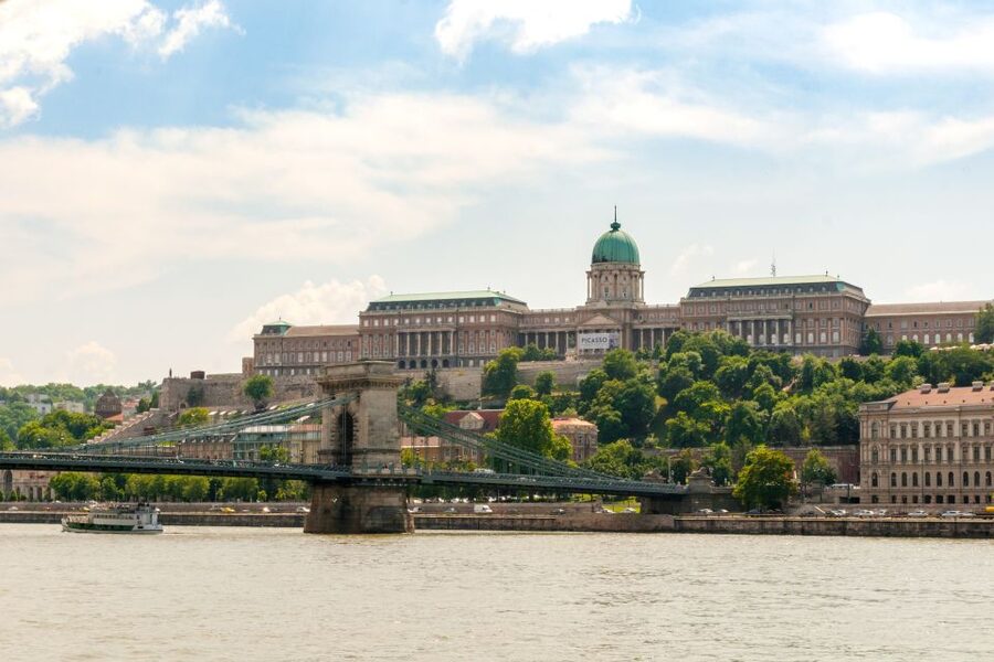 Budapest: Summer Brunch & Cruise with Prosecco or Cake - Key things to know before boarding