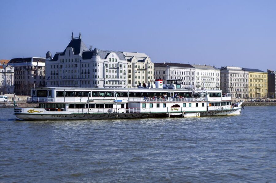 Budapest: Summer Brunch & Cruise with Prosecco or Cake - What the cruise feels like in practice