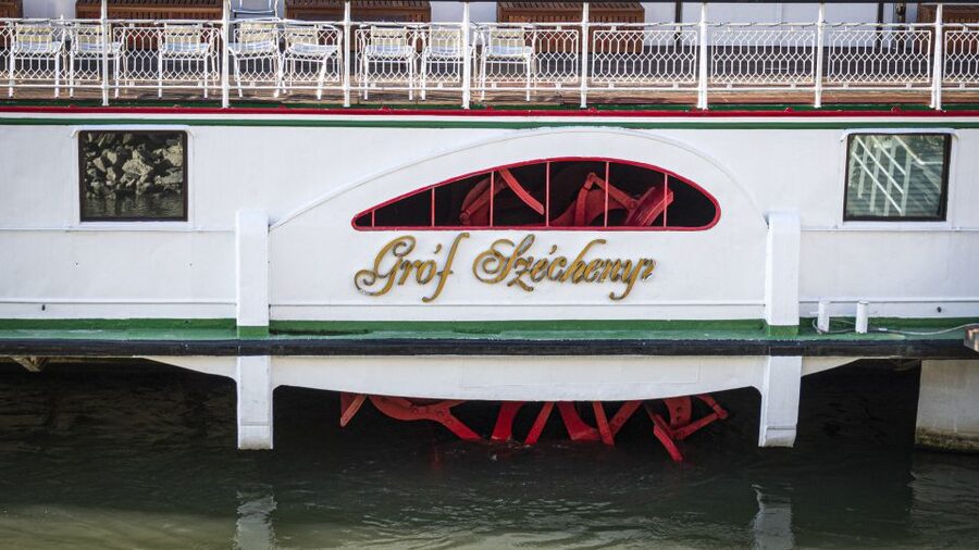 Budapest: Summer Brunch & Cruise with Prosecco or Cake - Who should book this experience?