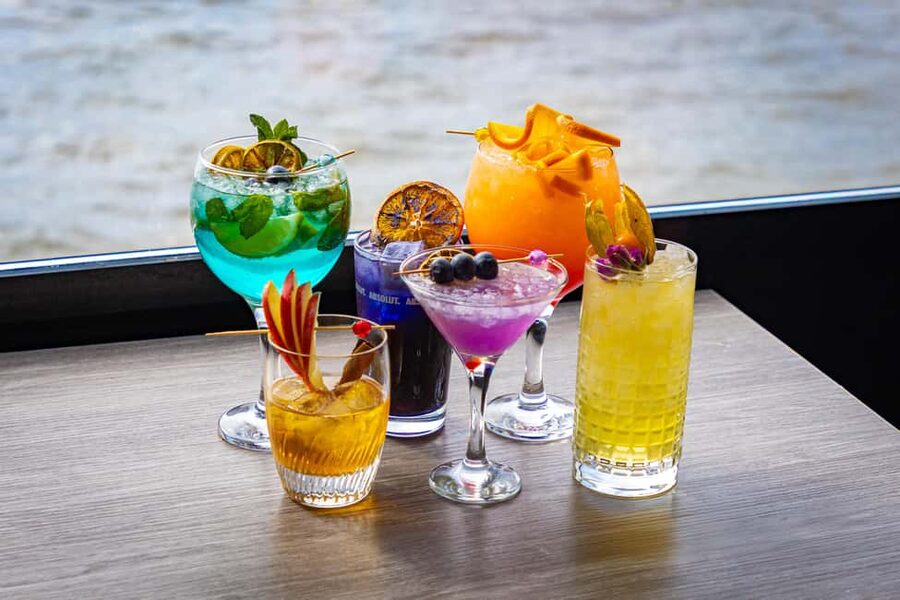 Budapest: Sunset Cocktail Cruise - Key things to know before you book