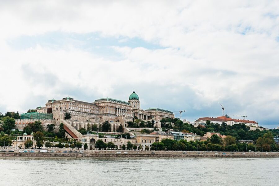 Budapest: Sunset Cocktail Cruise - Warmth, seating, and practical comfort