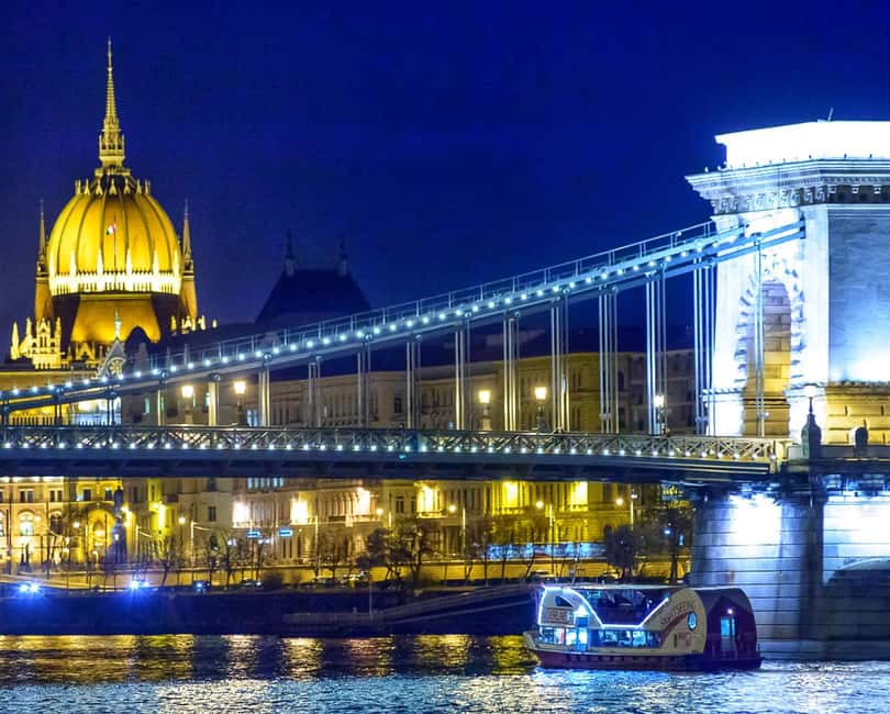 Budapest: Sunset Cruise with 2 Cocktails - Cocktails, Music, and the Mood Onboard