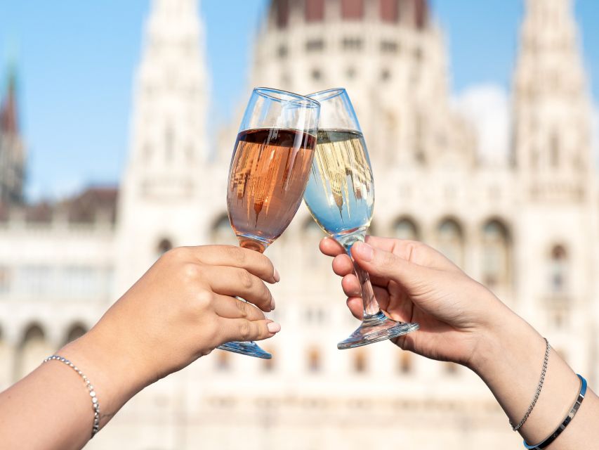 Budapest: Unlimited Prosecco, Beer and Aperol Spritz Cruise - Why departure time matters so much