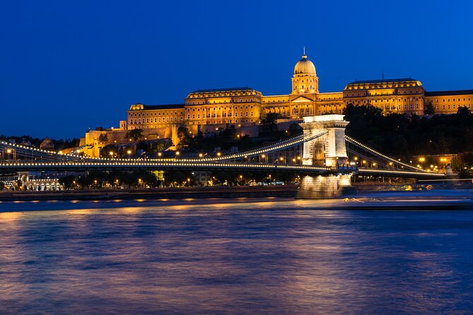 Budapest: Unlimited Prosecco, Beer & Aperol Spritz Cruise - Choosing your seat and making the most of the hour