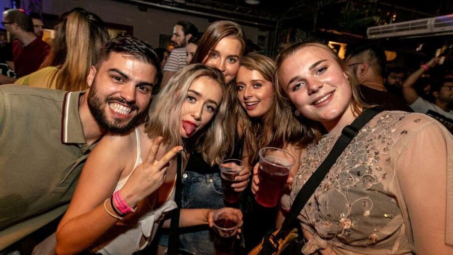 Budapest: Unmissable Bar Crawls with Shots & VIP Club Entry - Instant-Fogas makes the skip-the-line benefit matter