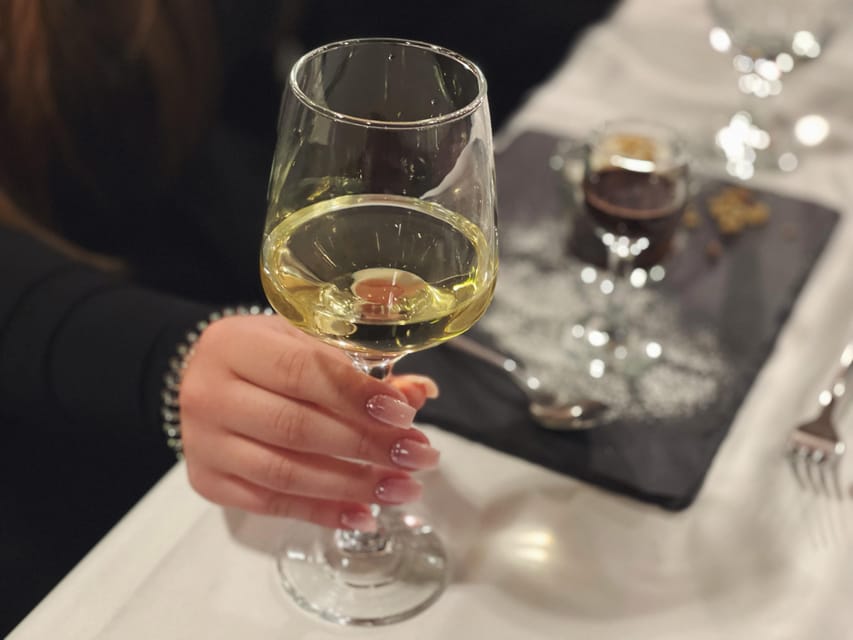 Budapest: Wine & Dine Cruise on the Danube - Who should book this evening?