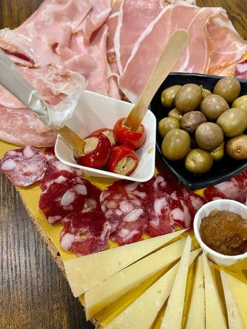 Cagliari: Food and Wine Tasting Experience - Who should book this experience?