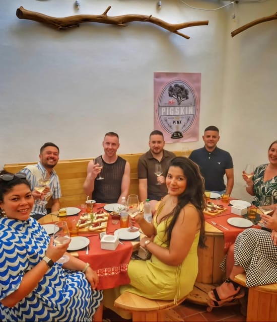 Cagliari Old Town: Wine Tasting and local products - The atmosphere: local shop, not old-town walking tour