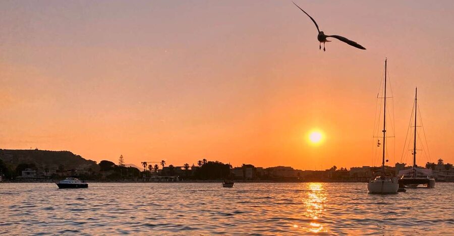 Cagliari: Sunset Boat Tour with Aperitif and Prosecco - Key points at a glance
