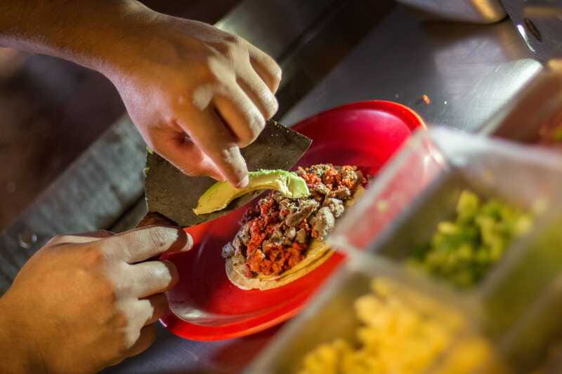Cancún: Taco & Local Beer Tasting Tour with transportation - Who should book this four-hour evening?