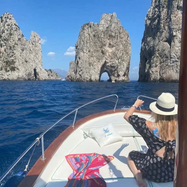 Capri: Scenic Boat Tour with Swimming, Limoncello & Snack - Meeting at Via Cristoforo Colombo, 76