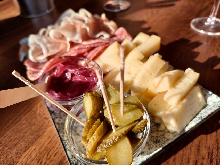 Cavaion: Lake Garda Wine & Food Tasting with Vineyard Tour - A relaxed visit with a real host