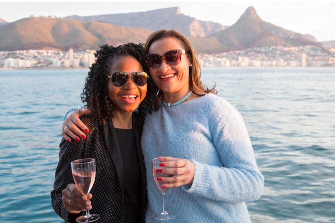Champagne Cruise (Pre-Sunset) from Cape Town - What the crew adds to the hour