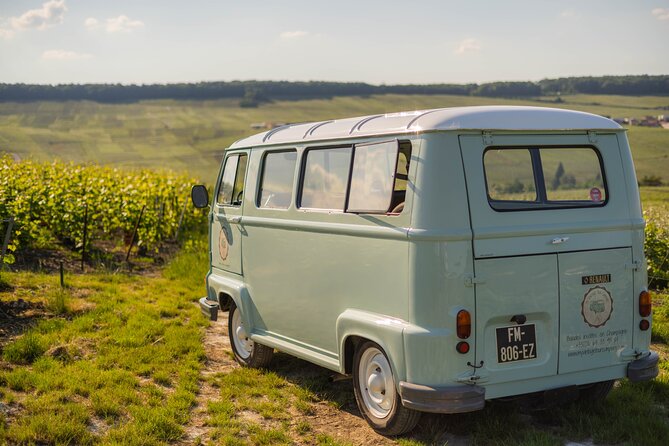 Champagne experience with a vintage van from Epernay - 3 hours - The vintage van: charm with a few trade-offs