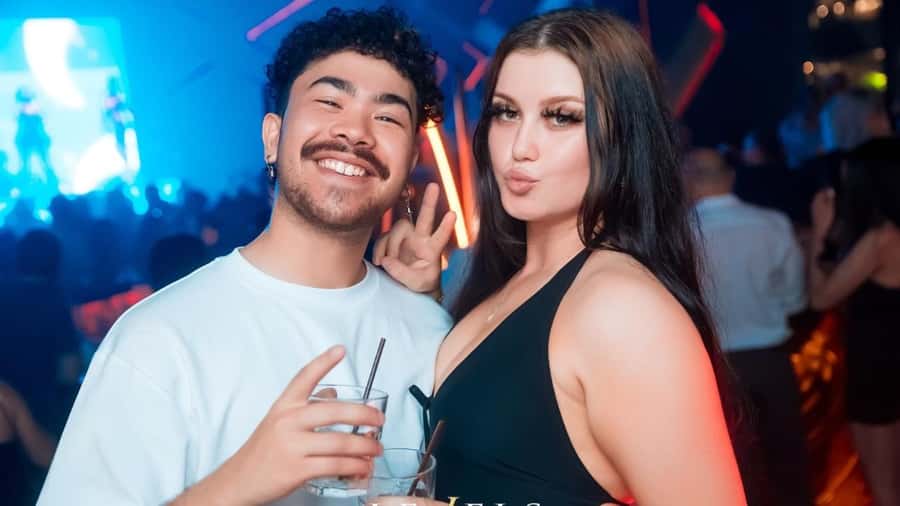 Chiang Mai Pub Crawl: 4 Venues, Beer Buffet & VIP Entry - What this Chiang Mai pub crawl is really like