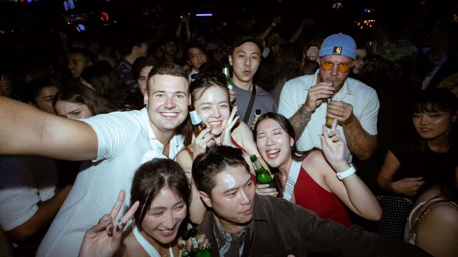 Chiang Mai Pub Crawl: 4 Venues, Beer Buffet & VIP Entry - What the $19 price gets you