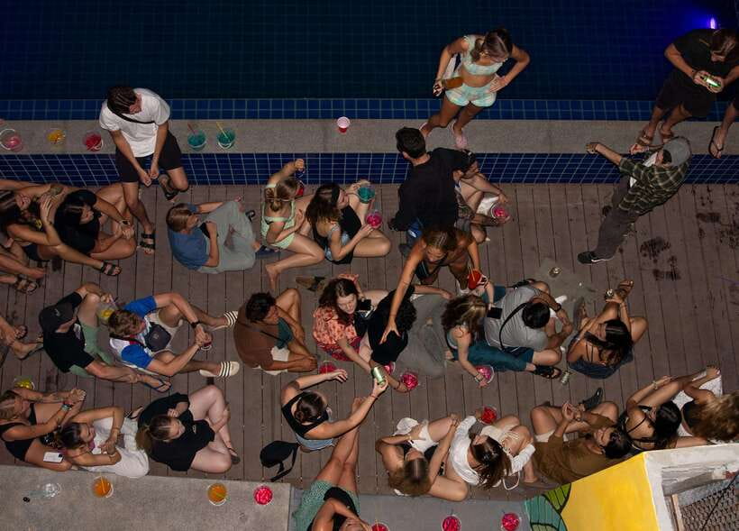 Chiang Mai Pub Crawl: The Best Nightlife in Town! - The role of the party leaders