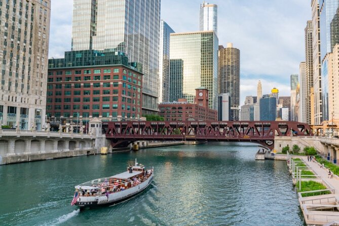 Chicago River Cocktail Cruise - The Chicago River: your main sightseeing stretch