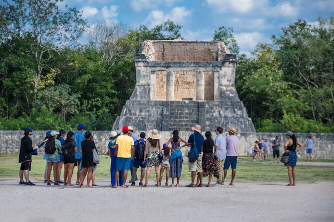 Chichen Itza, Cenote & Valladolid Tour with Tequila and Lunch - A quick look at Valladolid