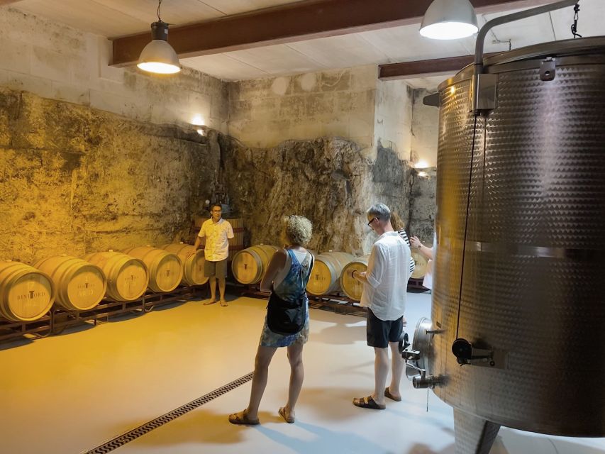 Ciutadella de Menorca: Family Winery Tour with Wine Tasting - Choosing the right time and language