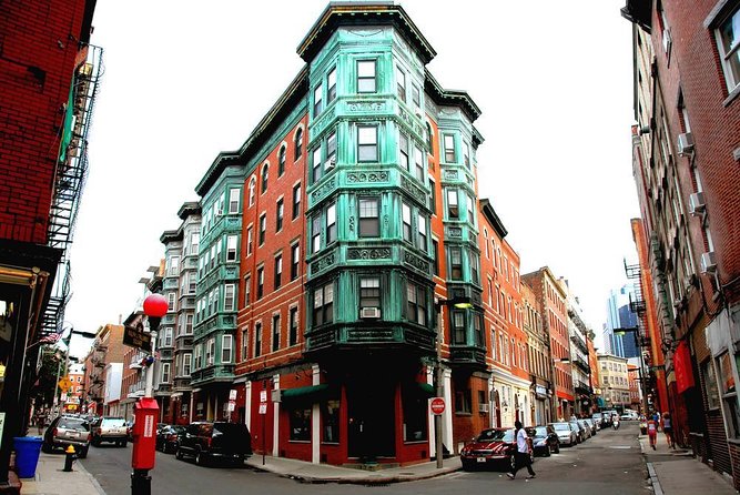 Cocktails & Cannoli: Boston's North End Dessert Tour - Key points at a glance