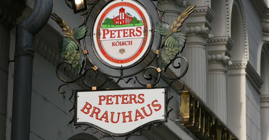 Cologne: 3 Old Town Breweries Guided Walking Tour - Starting at the Heinzelmännchenbrunnen