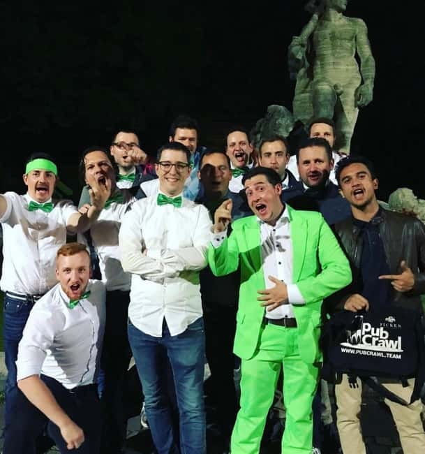 Cologne Pub Crawl - 4 Locations, Shots & Club Entry - The guide makes the difference