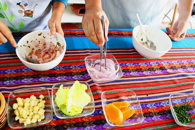Cook an Authentic Ceviche And Peruvian Pisco Sour! - The people make the class work