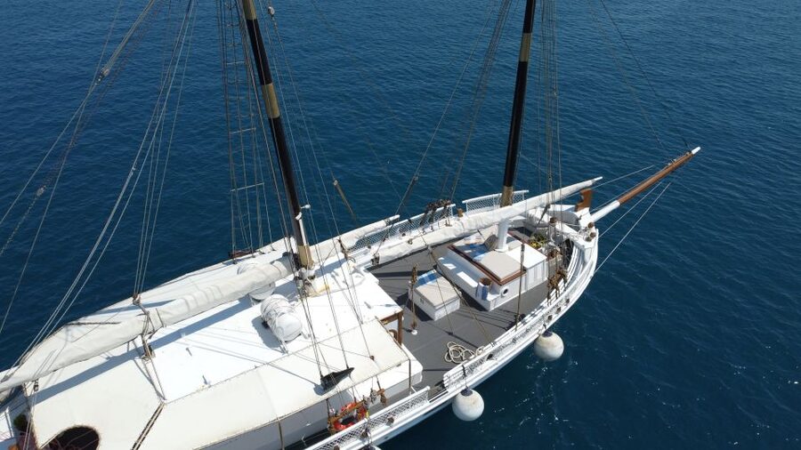Corfu: Sunset Cruise on Classic Boat with Cocktails & Snacks - Pontikonissi, the sunset focal point