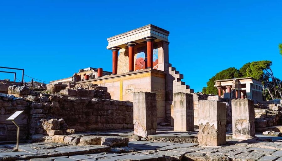 Crete: Knossos Palace, Winery & Olive Oil Tour with Lunch - Starting the day in an eight-person van