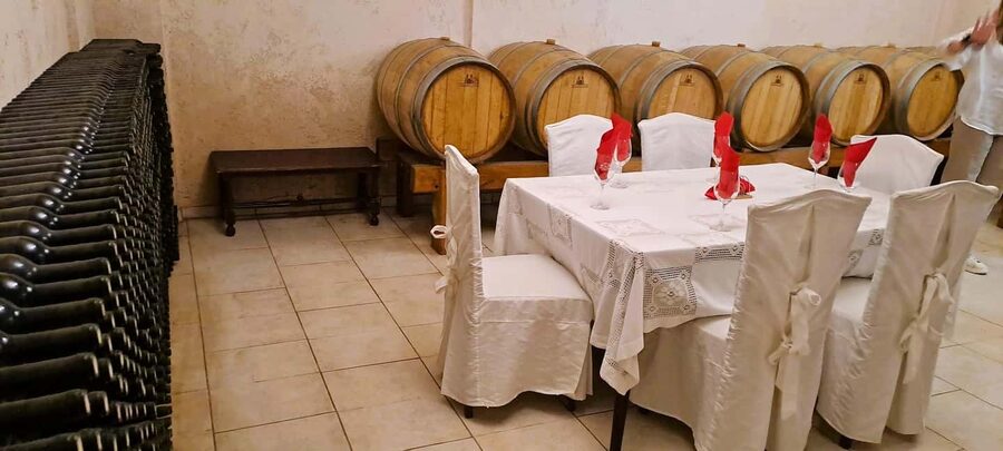Crete: Knossos Palace, Winery & Olive Oil Tour with Lunch - Knossos and the Minotaur story