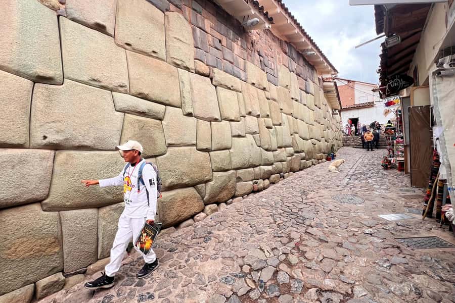 Cusco: Historic Walking Tour with Pisco Sour and Music Show - Starting in the Plaza de Armas