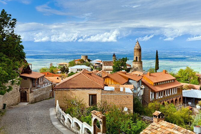 Day Trip to Kakheti Wine Region Including 9 Wine Tastings - A Georgian lunch with toasts and a valley view