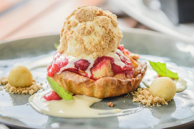 Deluxe Wine Tour to Tamborine Mountain, includes two course lunch - A full day from Brisbane to Tamborine Mountain
