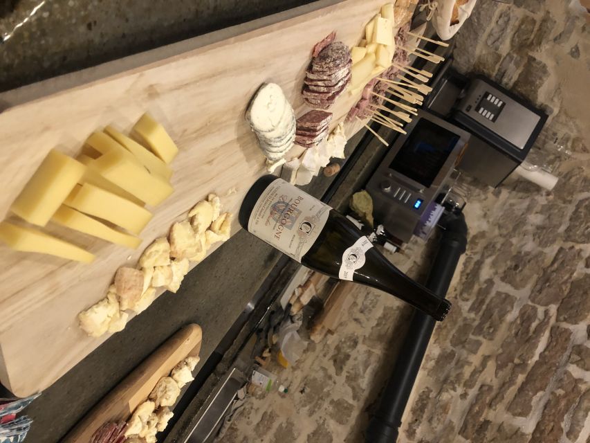 Dijon: Cheese and Burgundy Wine Tasting Workshop - Learning why Burgundy wine can seem complicated
