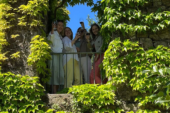Douro Valley Tour - 3 Wine tastings, Lunch & river Cruise - The guides shape the day
