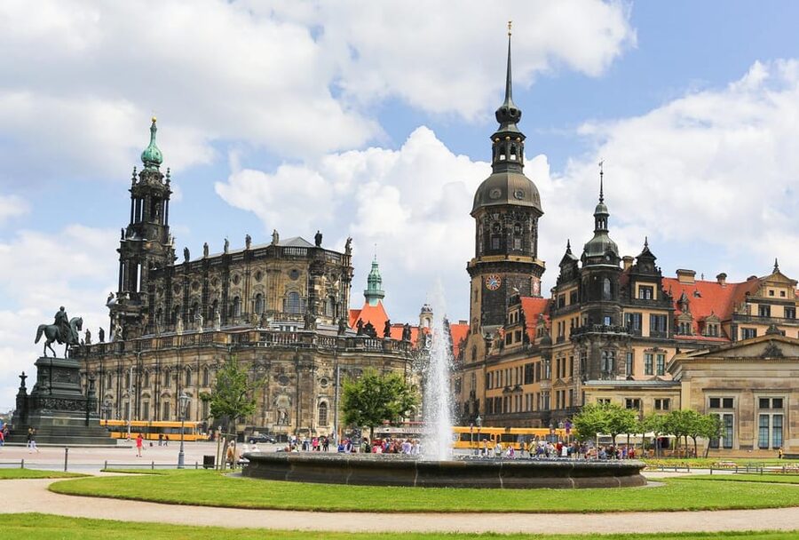 Dresden: Guided Tour with Beer Tasting - Five Beers, From Familiar to Chocolate-Flavored