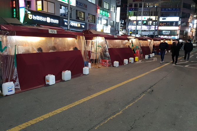 Drinking and Eating through the Alleys of Seoul - Jongro alleys: the part you would struggle to find alone
